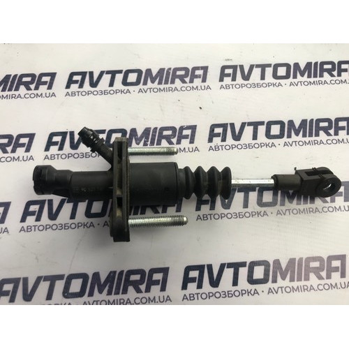 Главный цилиндр сцепления Opel Astra H 2004-2010 90523769